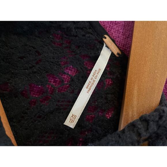 FREE PEOPLE Crochet Knit Top Size XS Back Button Cardigan ROMANTIC Black - Picture 4 of 5